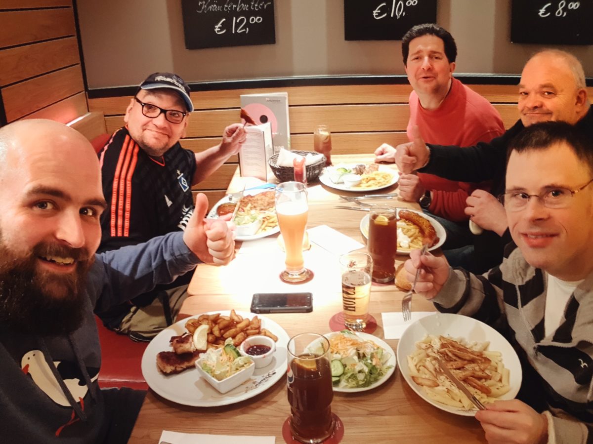 Weihnachtsessen Hamburg 2022 Die HolstenAnker beim Weihnachtsessen Lebenshilfe Hamburg